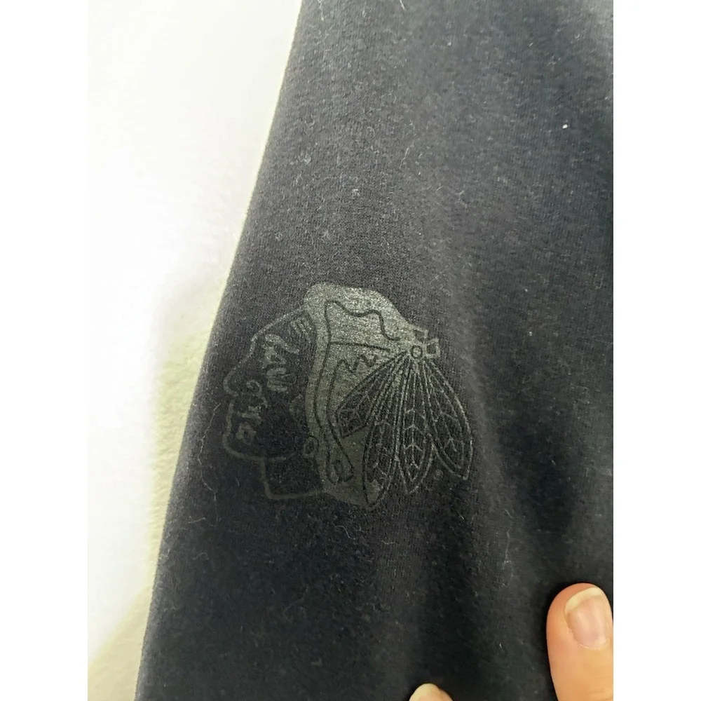 lululemon‎ loungeful Hoodie Sz 8 Black Casual Chicago Blackhawks Logo On Arm